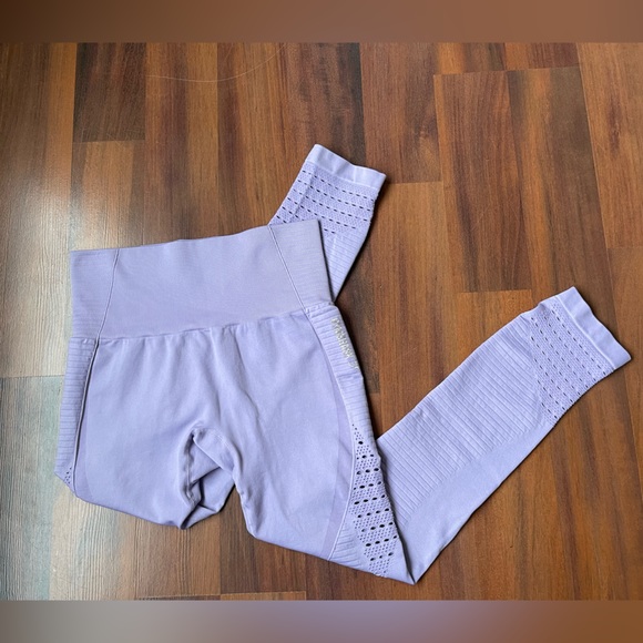 Gymshark Pants - Gymshark lilac workout leggings size medium